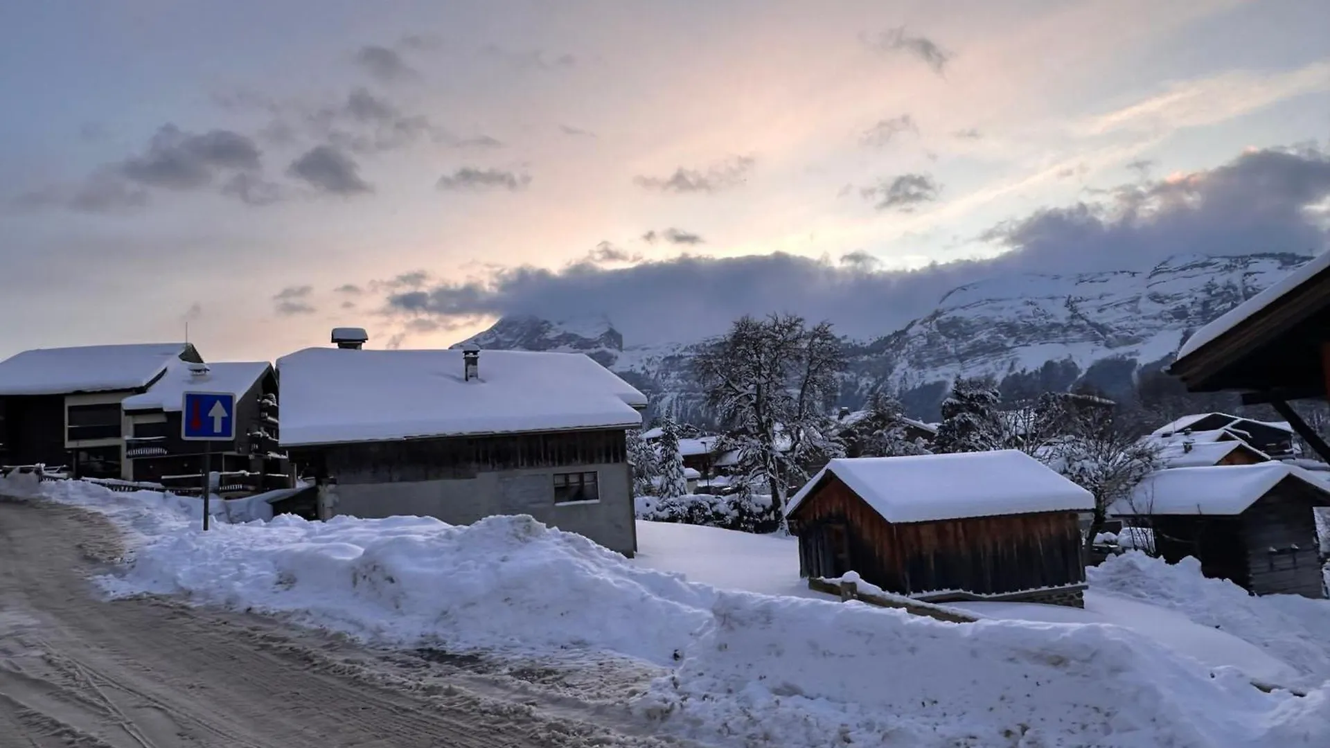 ArâchesFerme Renovee 12 Pers, 450M Des Pistes, Navette Gratuite, Balcon S-O, Parking, Wifi - Fr-1-572-23公寓 公寓