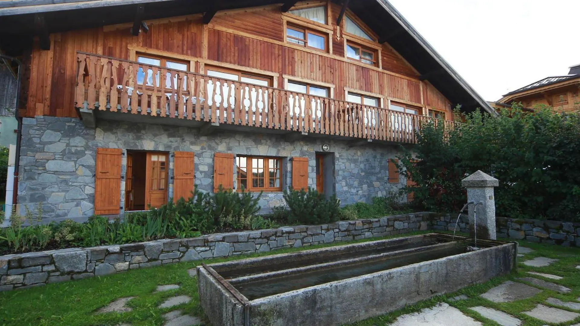 ArâchesFerme Renovee 12 Pers, 450M Des Pistes, Navette Gratuite, Balcon S-O, Parking, Wifi - Fr-1-572-23公寓 0*, Arâches 法国